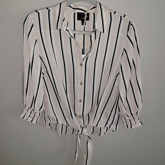 Lumiere Tops - NWT! Lumiere Button Down front tie blouse small